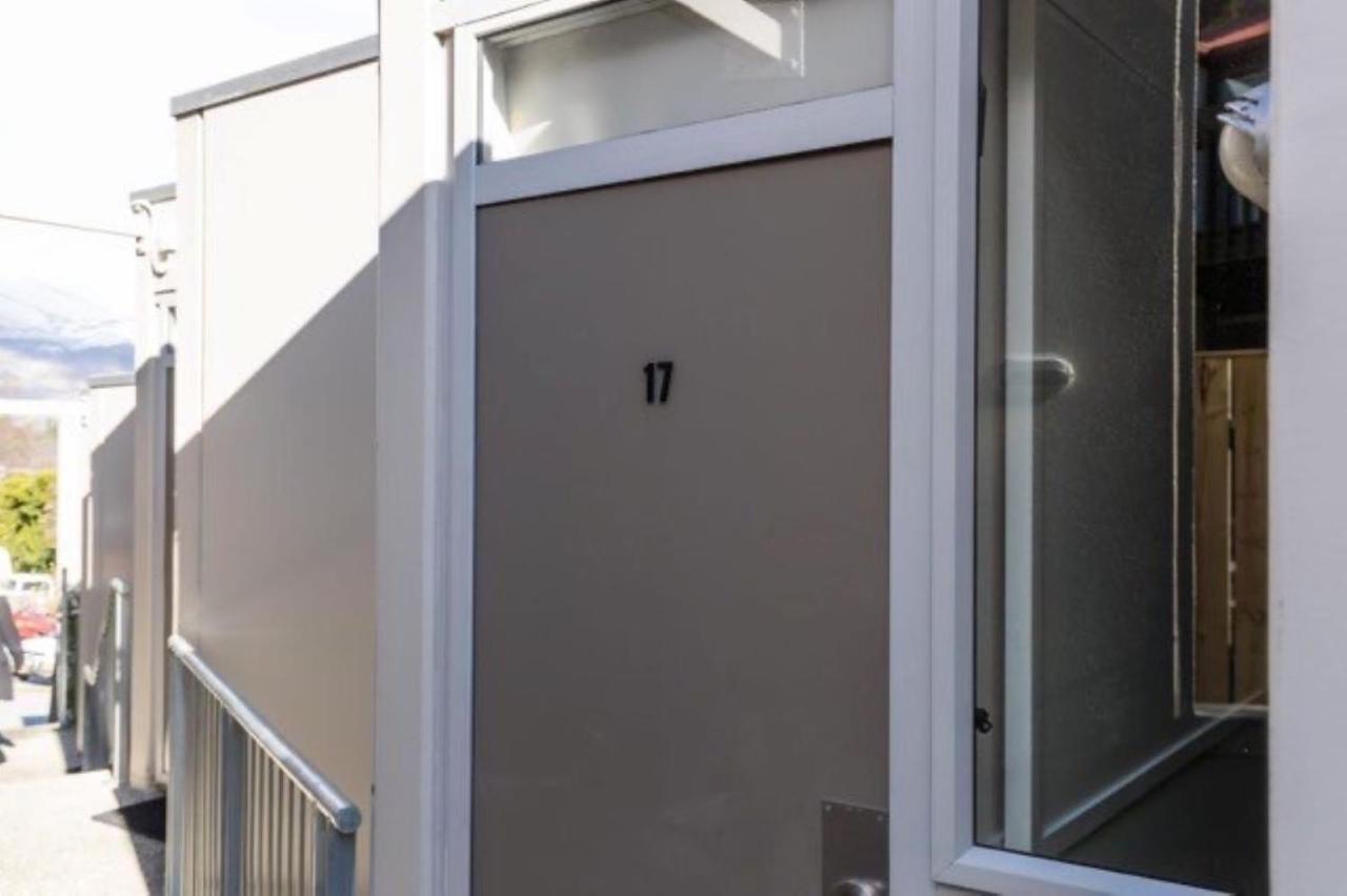 Mountain View City Apartment Куийнстаун Екстериор снимка