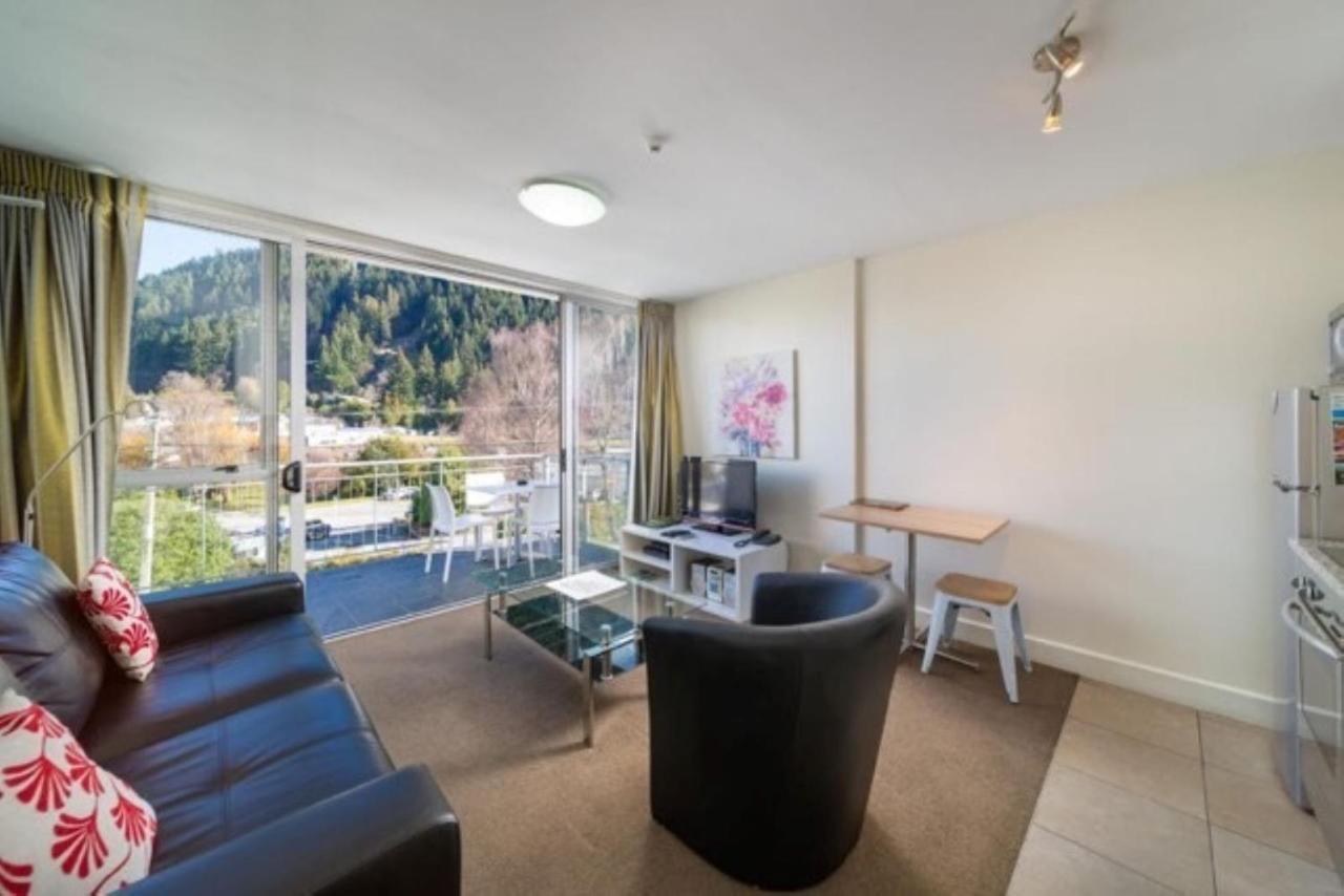 Mountain View City Apartment Куийнстаун Екстериор снимка