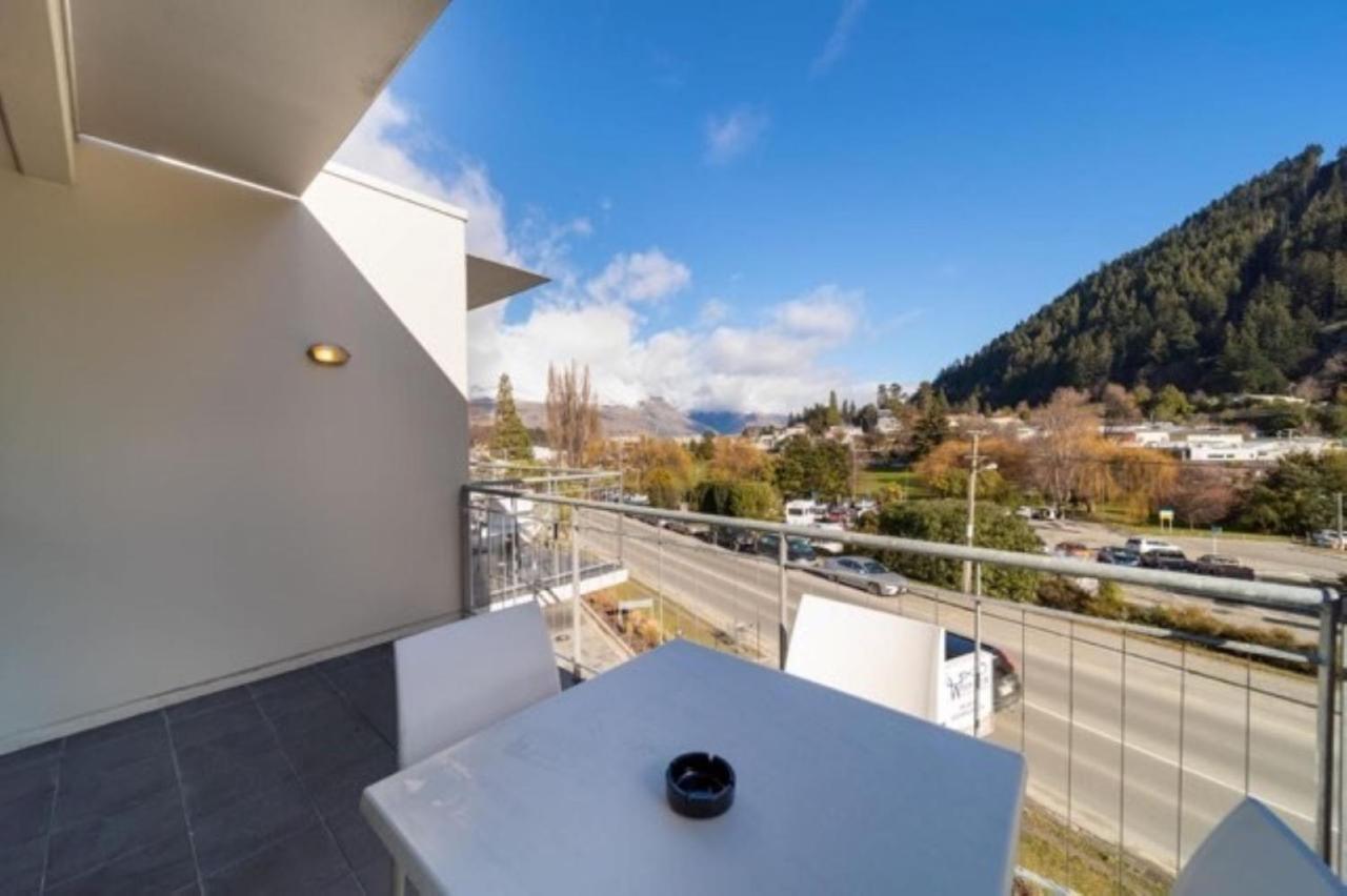 Mountain View City Apartment Куийнстаун Екстериор снимка