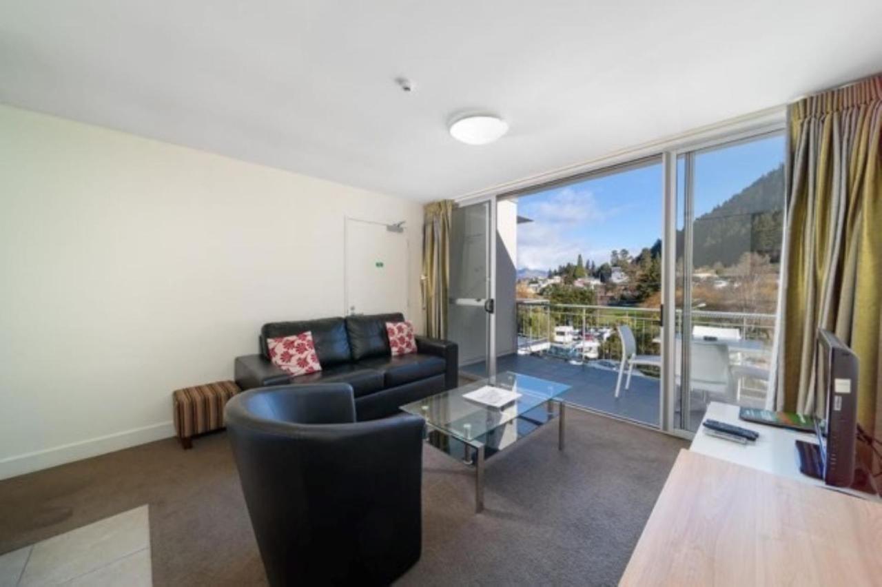 Mountain View City Apartment Куийнстаун Екстериор снимка