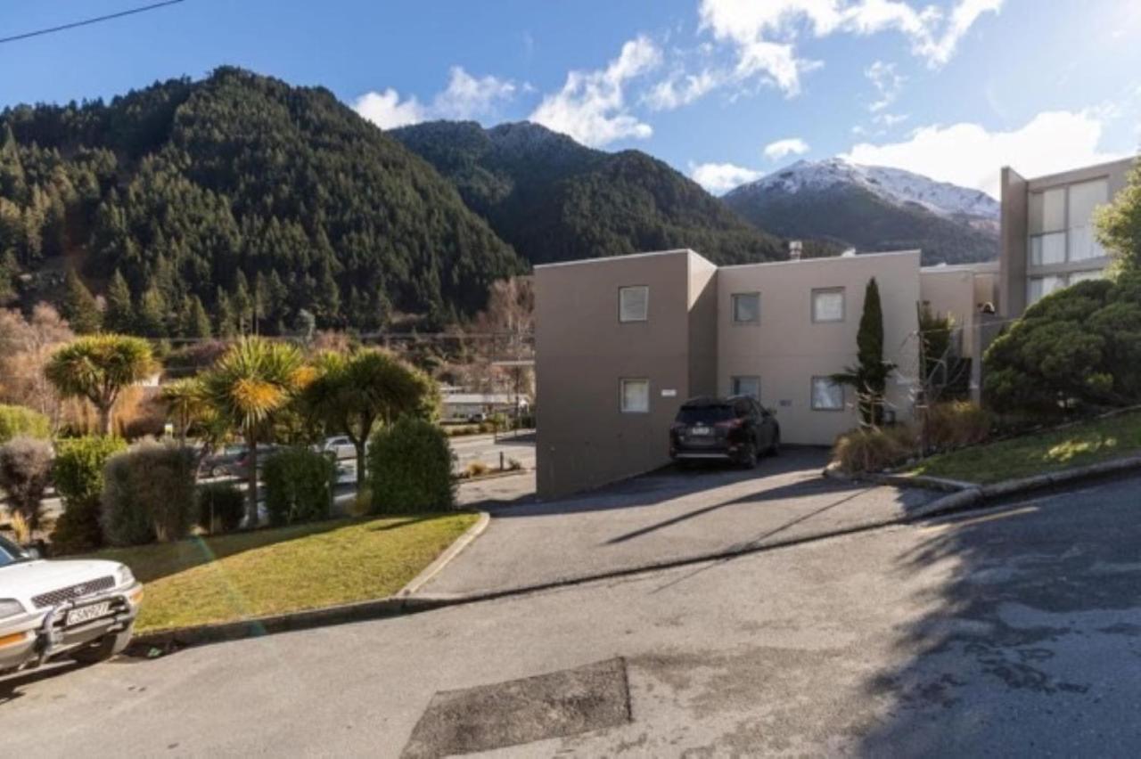 Mountain View City Apartment Куийнстаун Екстериор снимка